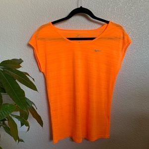 Nike dri fit t active wear t shirt